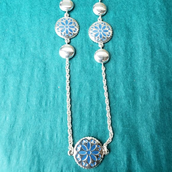 2/20$ Liz & Co blue and silver tone long necklace - Picture 6 of 8